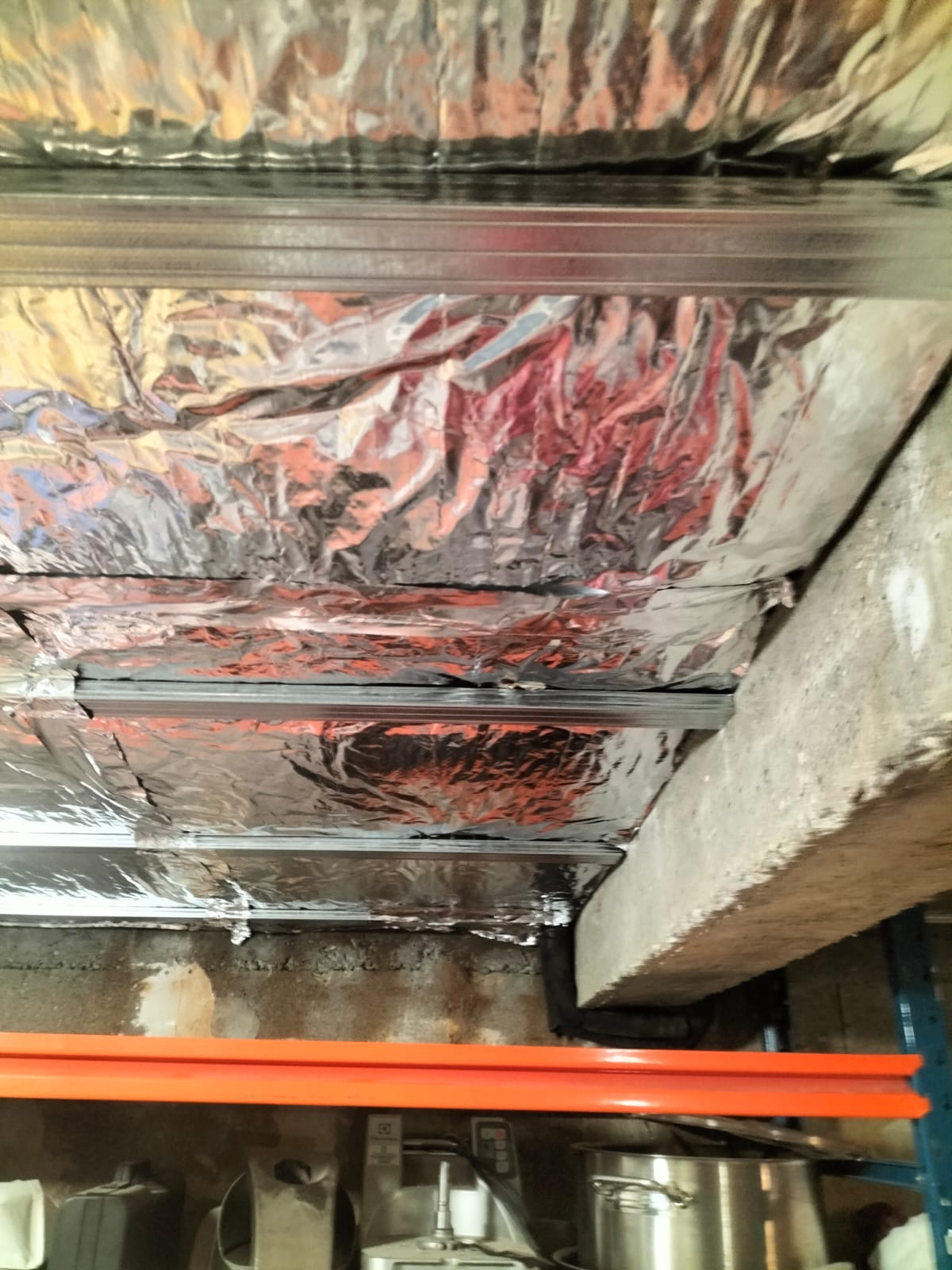Traitement des jonctions entre panneaux au ruban aluminium haute résistance